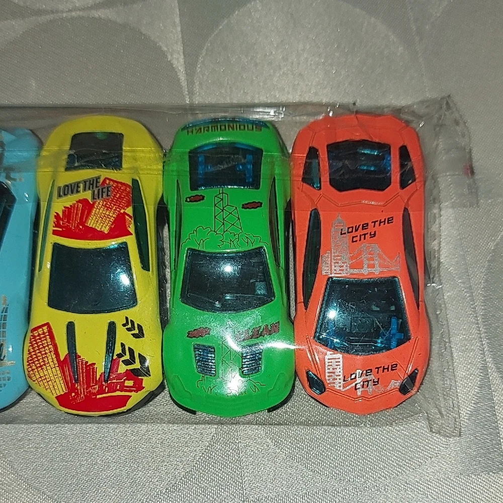 Colorful Racing Car Set for Kids - Picture 5 of 6